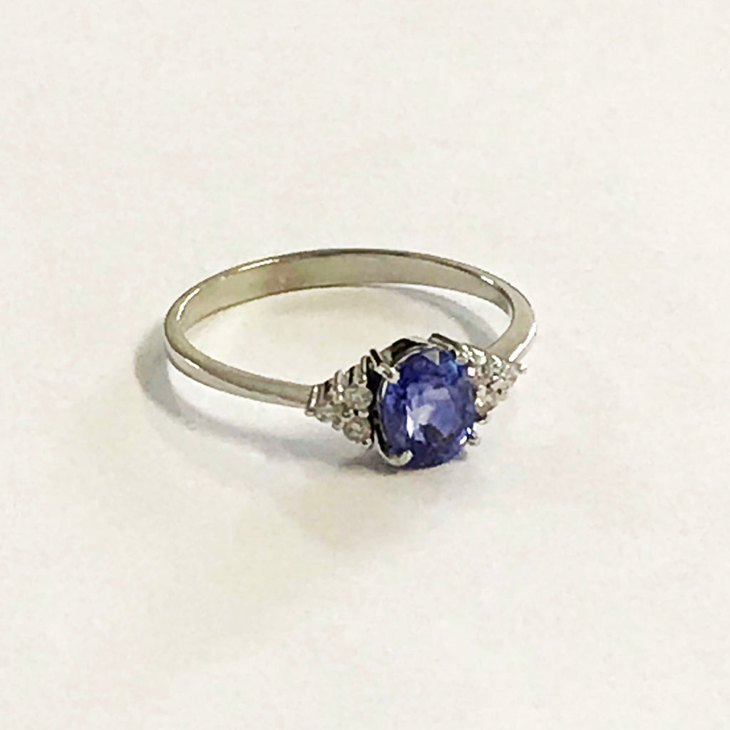 White gold Sapphire Ring - www.sparklingjewellery.com