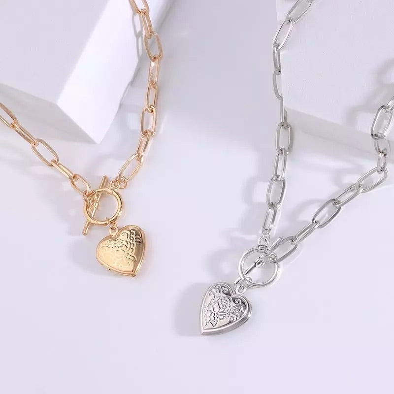 Chunky Paper Chain Toggle Heart Locket Necklace - www.sparklingjewellery.com