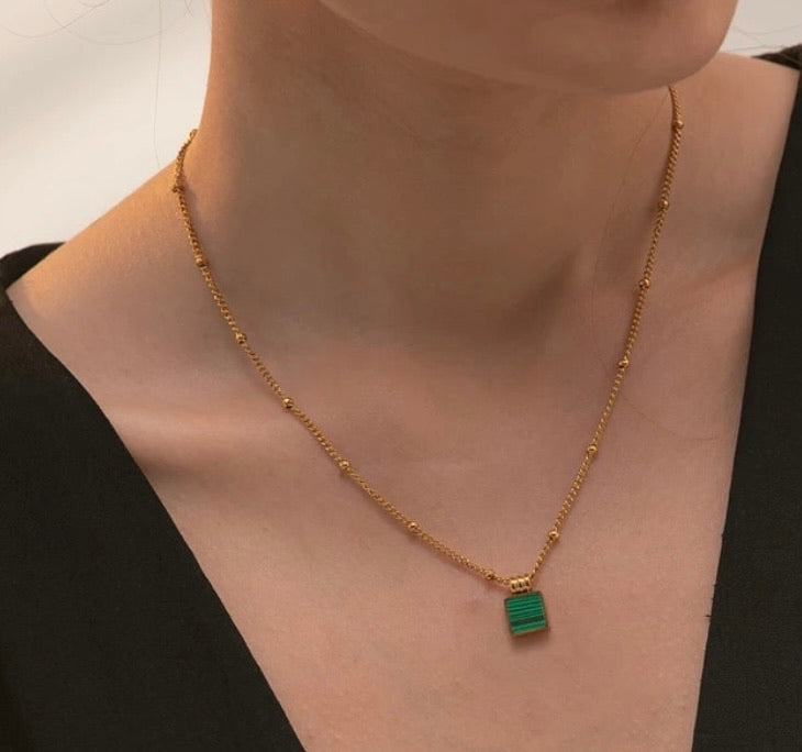 Gold and Green Agate Necklace - www.sparklingjewellery.com