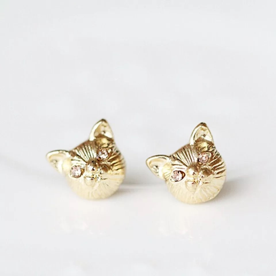 Crazy Lady Cat Silver or Gold Earrings 😻 - www.sparklingjewellery.com