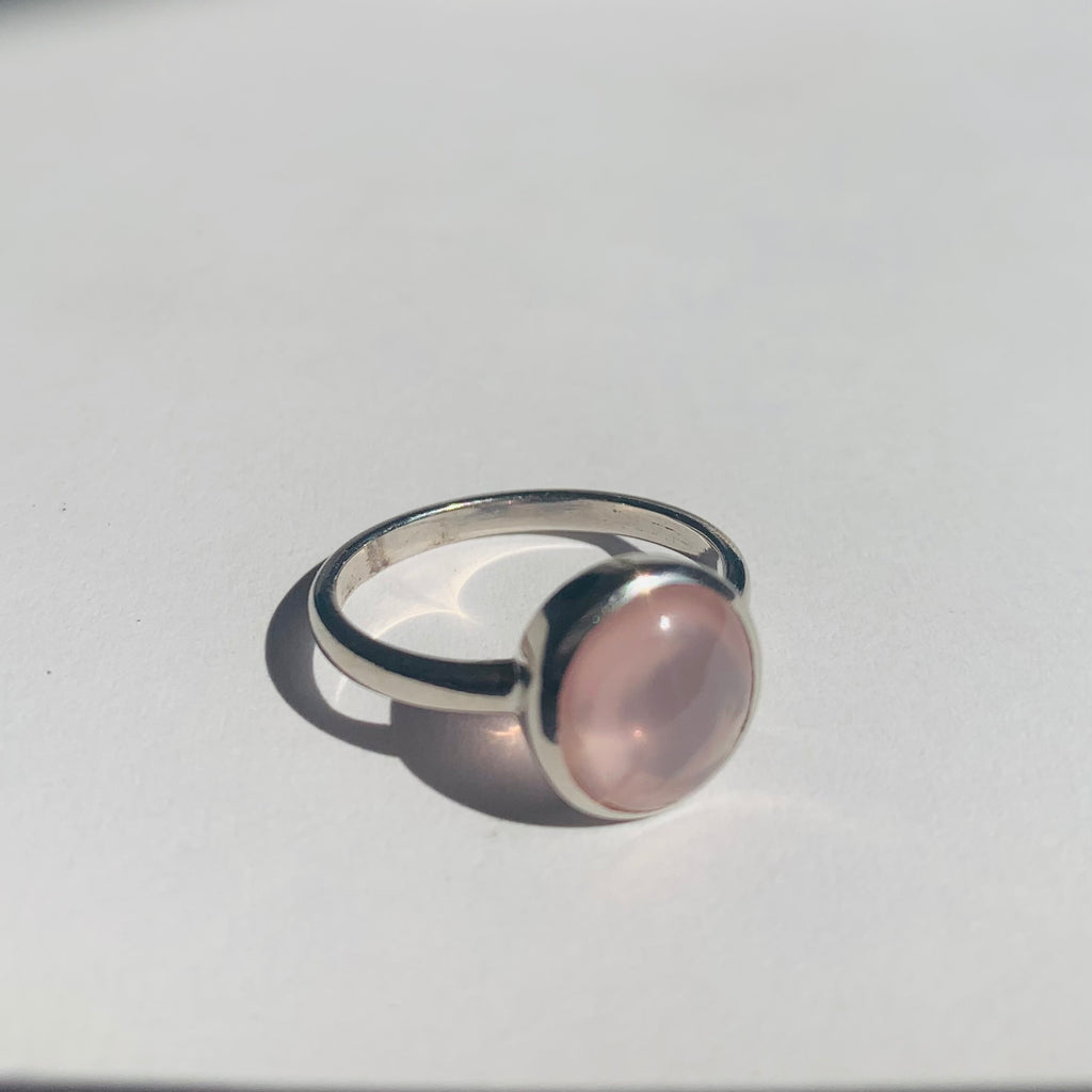 Round Rose Quartz Cabochon Silver Ring - www.sparklingjewellery.com