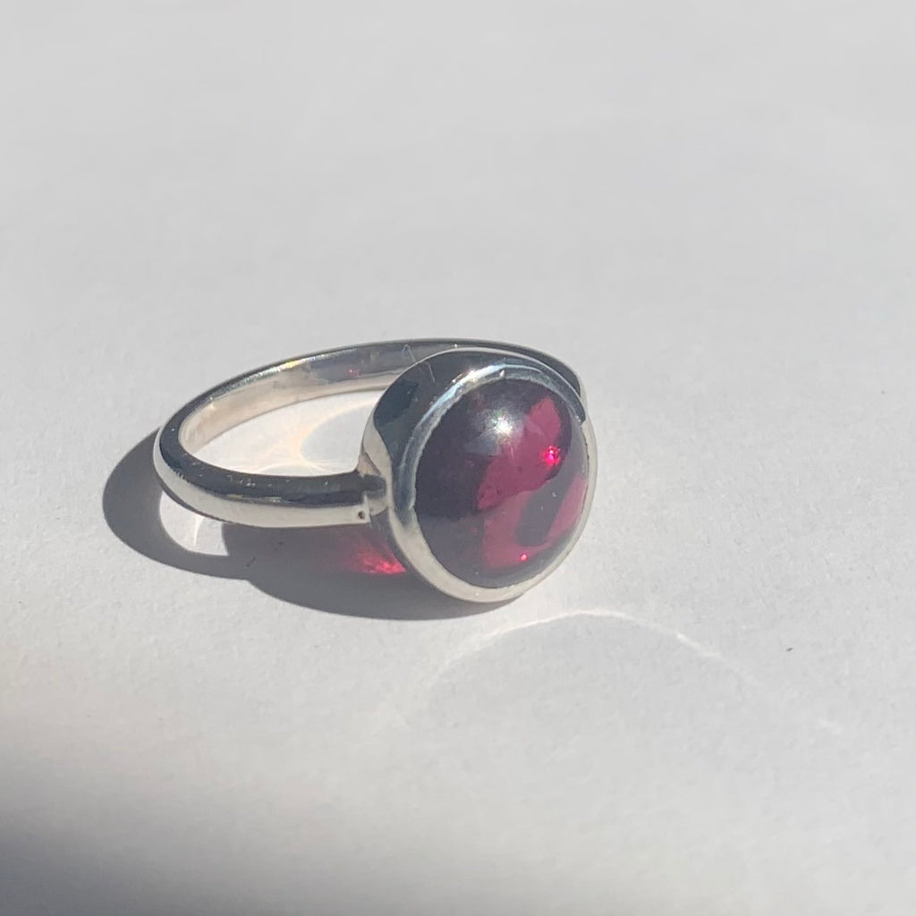 Round Garnet Cabochon Silver Ring - www.sparklingjewellery.com