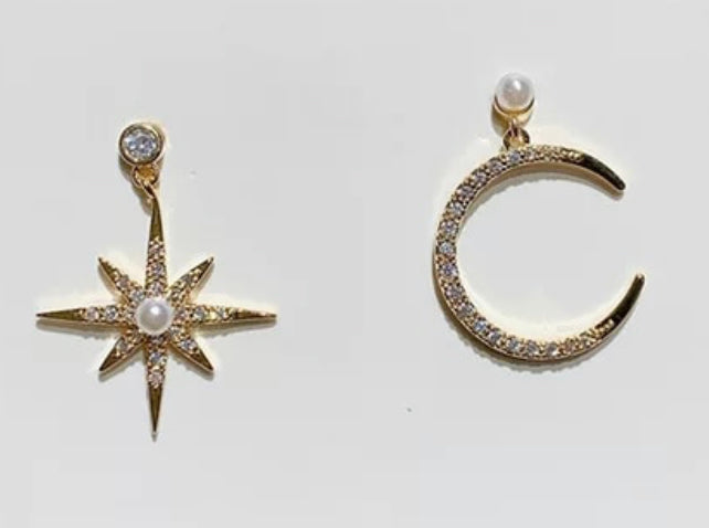 Moon & Star Earrings - www.sparklingjewellery.com