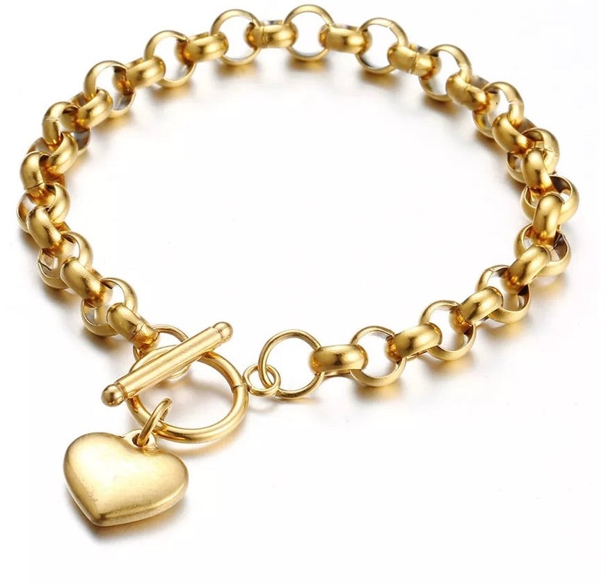 Gold Heart Toggle Bracelet - www.sparklingjewellery.com