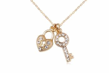 Cute Gold Necklace Key to My Heart - www.sparklingjewellery.com