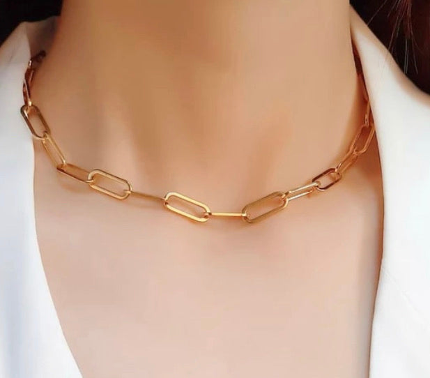 2.5mm Hollow Paper Clip Cheval Chain Necklace in 14K Gold - 20